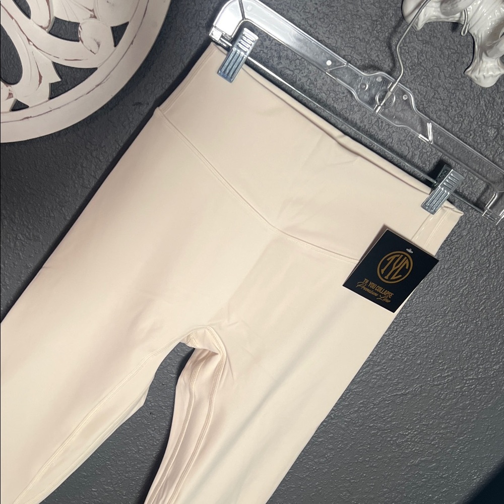 TLC Cream Leggings medium
